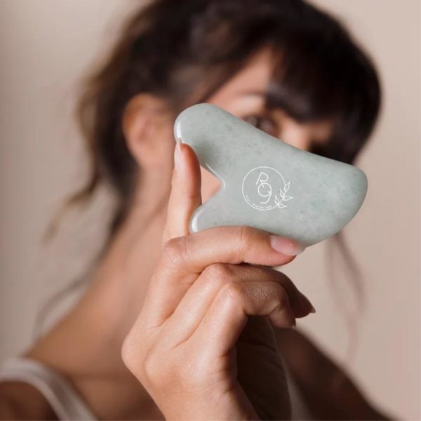 Gua-Sha-Pro-Lift-Roll-On-Jade-2